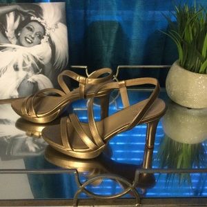 Bronze strappy heels by Naturalizer. Excellent condition. I wore twice.